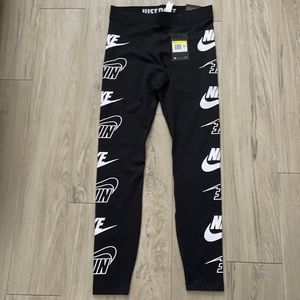 New Nike small tight fit leggings